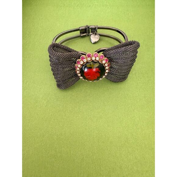 Betsey Johnson Roses are Red Mesh Bow Bangle Bracelet - Picture 1 of 5